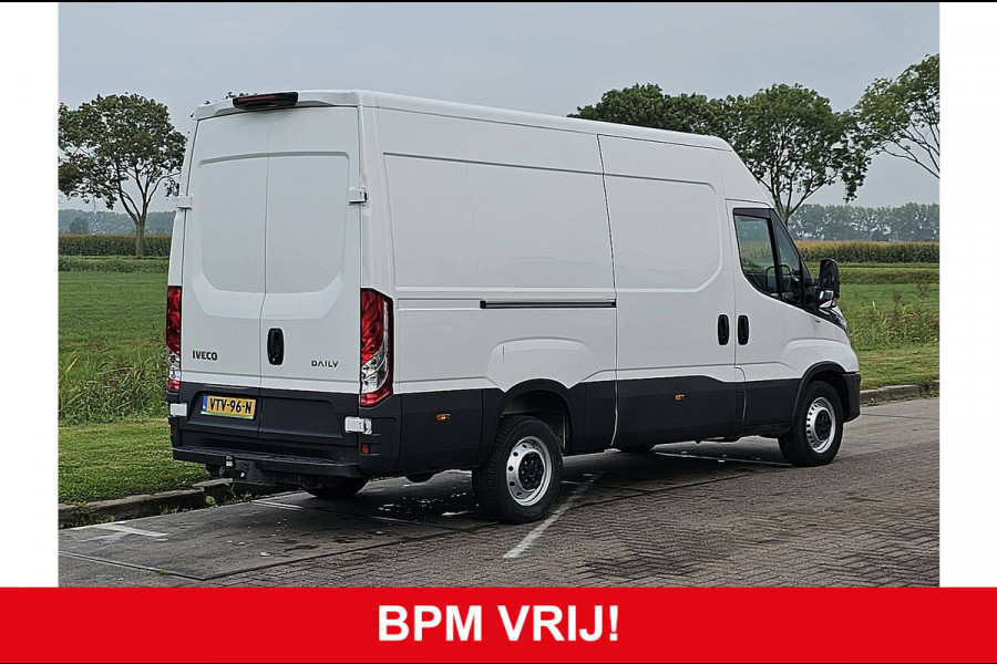 Iveco Daily 35S14 2.3 L2H2 Navi Camera Trekhaak 3500kg Cruise Euro6