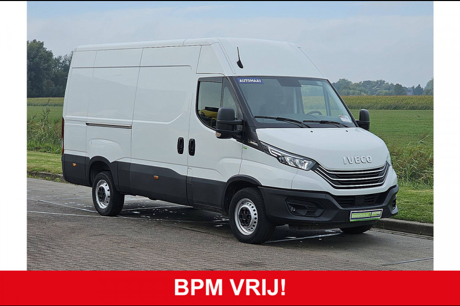 Iveco Daily 35S14 2.3 L2H2 Navi Camera Trekhaak 3500kg Cruise Euro6