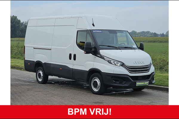 Iveco Daily 35S14 2.3 L2H2 Navi Camera Trekhaak 3500kg Cruise Euro6