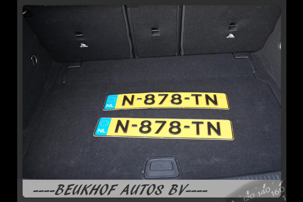 Mercedes-Benz A-Klasse 220 4MATIC Premium Pano Leer Nav Cam