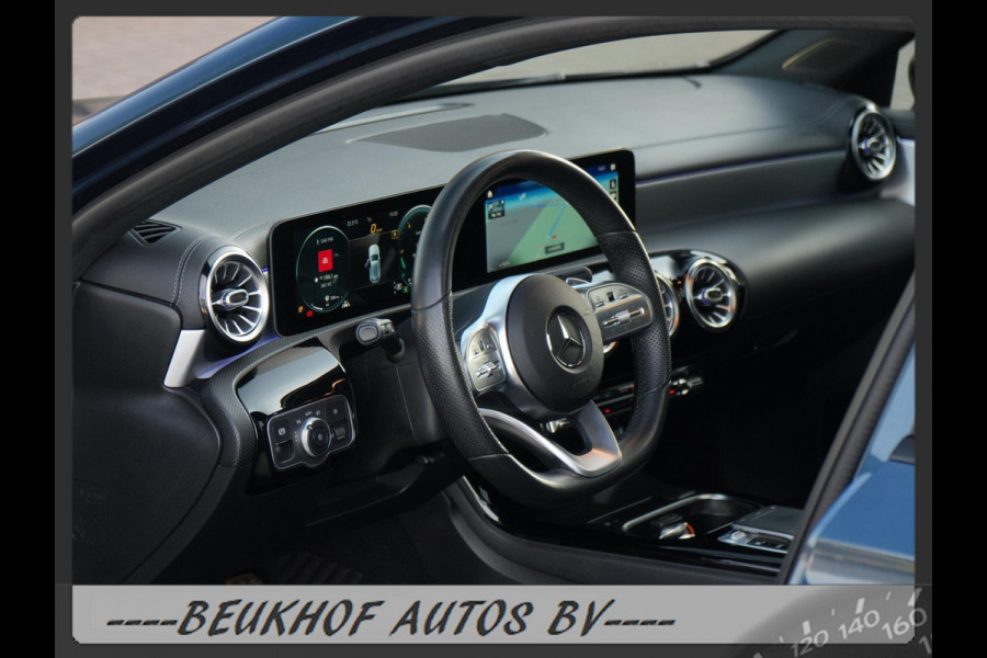 Mercedes-Benz A-Klasse 220 4MATIC Premium Pano Leer Nav Cam
