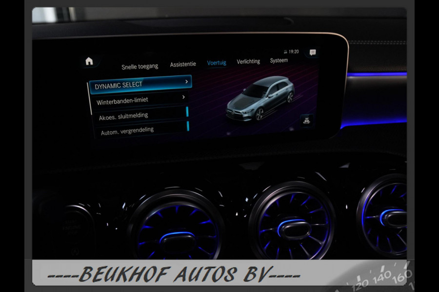 Mercedes-Benz A-Klasse 220 4MATIC Premium Pano Leer Nav Cam