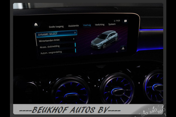 Mercedes-Benz A-Klasse 220 4MATIC Premium Pano Leer Nav Cam