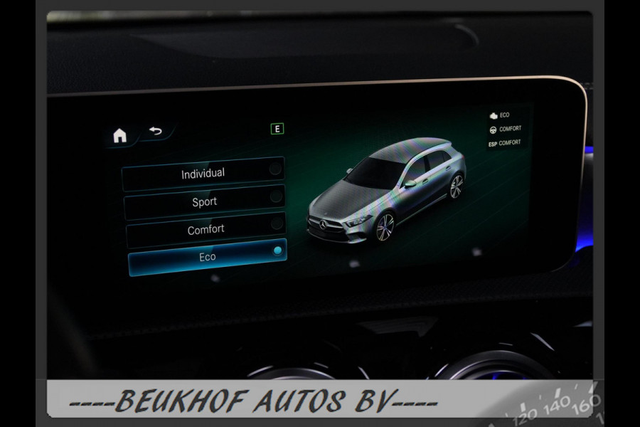 Mercedes-Benz A-Klasse 220 4MATIC Premium Pano Leer Nav Cam