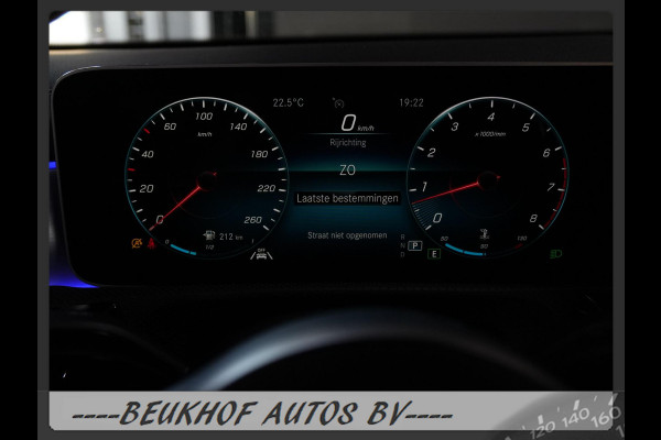 Mercedes-Benz A-Klasse 220 4MATIC Premium Pano Leer Nav Cam
