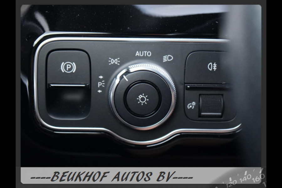 Mercedes-Benz A-Klasse 220 4MATIC Premium Pano Leer Nav Cam