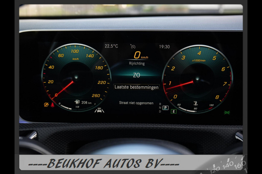 Mercedes-Benz A-Klasse 220 4MATIC Premium Pano Leer Nav Cam
