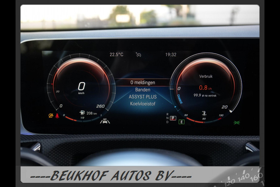 Mercedes-Benz A-Klasse 220 4MATIC Premium Pano Leer Nav Cam