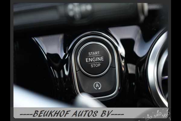 Mercedes-Benz A-Klasse 220 4MATIC Premium Pano Leer Nav Cam