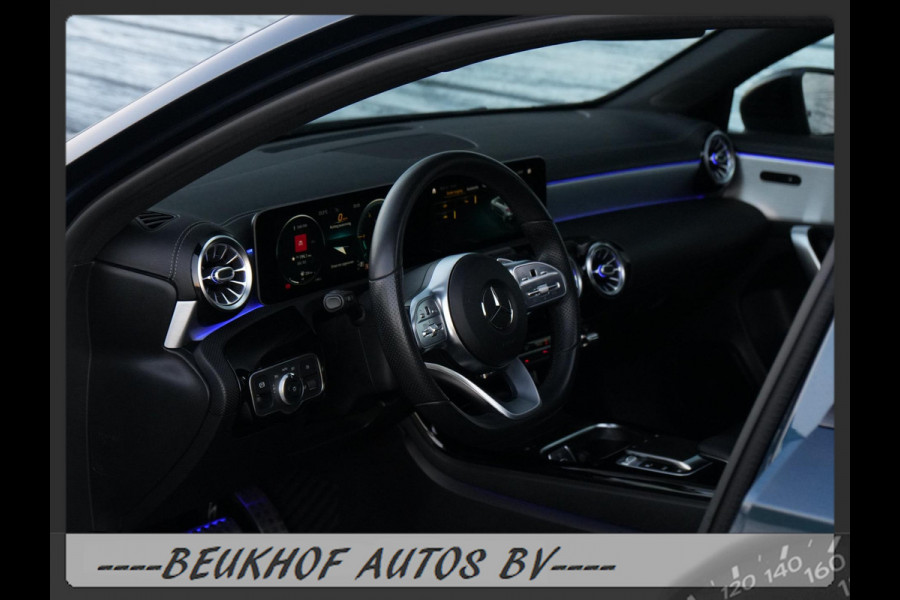 Mercedes-Benz A-Klasse 220 4MATIC Premium Pano Leer Nav Cam
