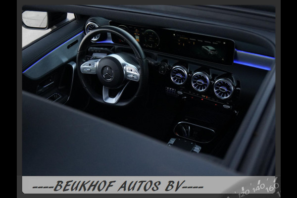 Mercedes-Benz A-Klasse 220 4MATIC Premium Pano Leer Nav Cam
