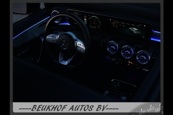 Mercedes-Benz A-Klasse 220 4MATIC Premium Pano Leer Nav Cam