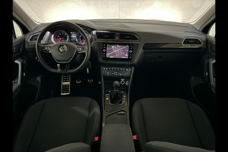 Volkswagen Tiguan 1.4 TSI ACT Carplay ACC Stoelver. Camera Trekh.