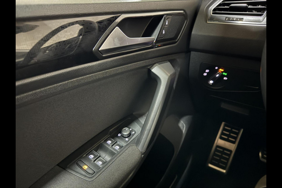 Volkswagen Tiguan 1.4 TSI ACT Carplay ACC Stoelver. Camera Trekh.