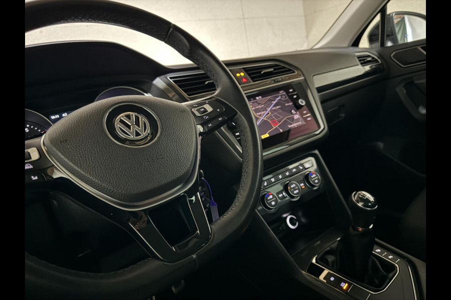 Volkswagen Tiguan 1.4 TSI ACT Carplay ACC Stoelver. Camera Trekh.