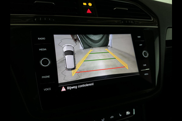 Volkswagen Tiguan 1.4 TSI ACT Carplay ACC Stoelver. Camera Trekh.