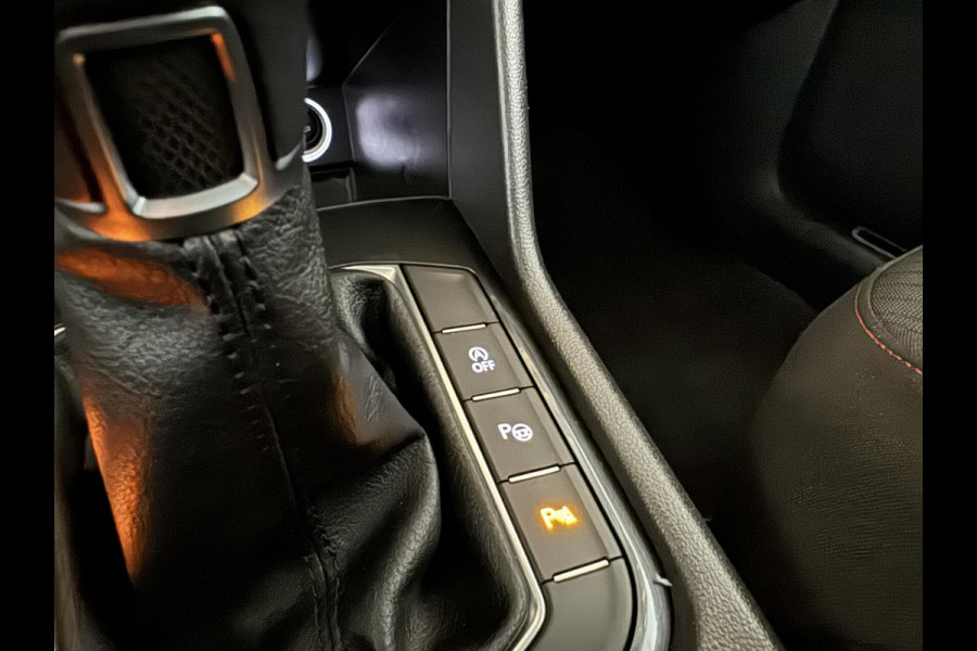 Volkswagen Tiguan 1.4 TSI ACT Carplay ACC Stoelver. Camera Trekh.