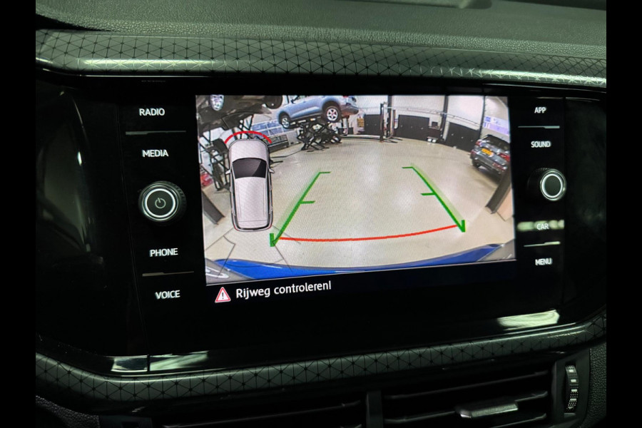 Volkswagen T-Cross 1.0 TSI DSG R-Line, Apple Carplay, ACC, Virtual Cockpit, Multistuur, Clima, Stoelverwarming, Dealer Onderhouden