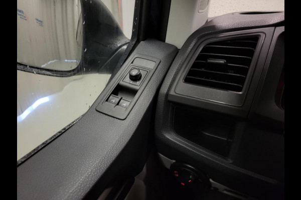Volkswagen Transporter 2.0TDI 150pk L2/H1 Automaat Euro 6! Volkswagen Transporter 2.0TDI 150pk L2/H1 Automaat Euro 6!