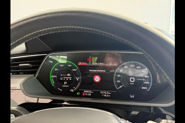Audi e-tron Sportback 55 QUATTRO S Line 95 kWh Pano|Sportstoelen|Camera