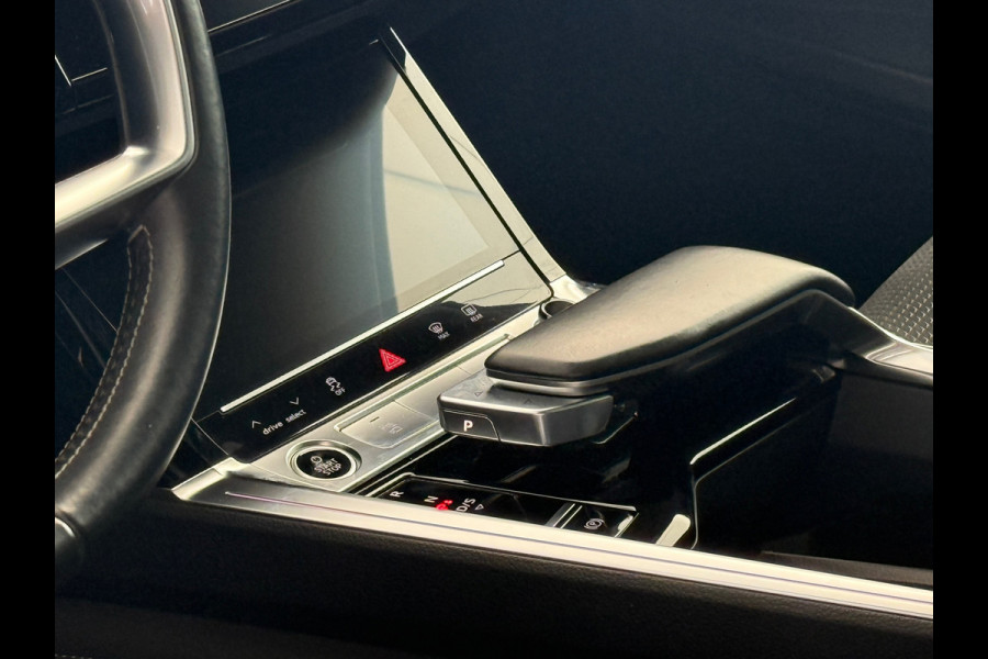 Audi e-tron Sportback 55 QUATTRO S Line 95 kWh Pano|Sportstoelen|Camera