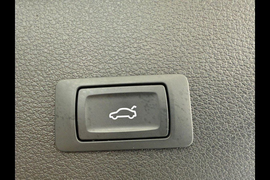 Audi e-tron Sportback 55 QUATTRO S Line 95 kWh Pano|Sportstoelen|Camera