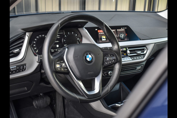 BMW 1-serie 118i HIGH EXECUTIVE EDITION | M-SPORT WHEELS | DAB+ | AUTOMAAT | PDC | LED |