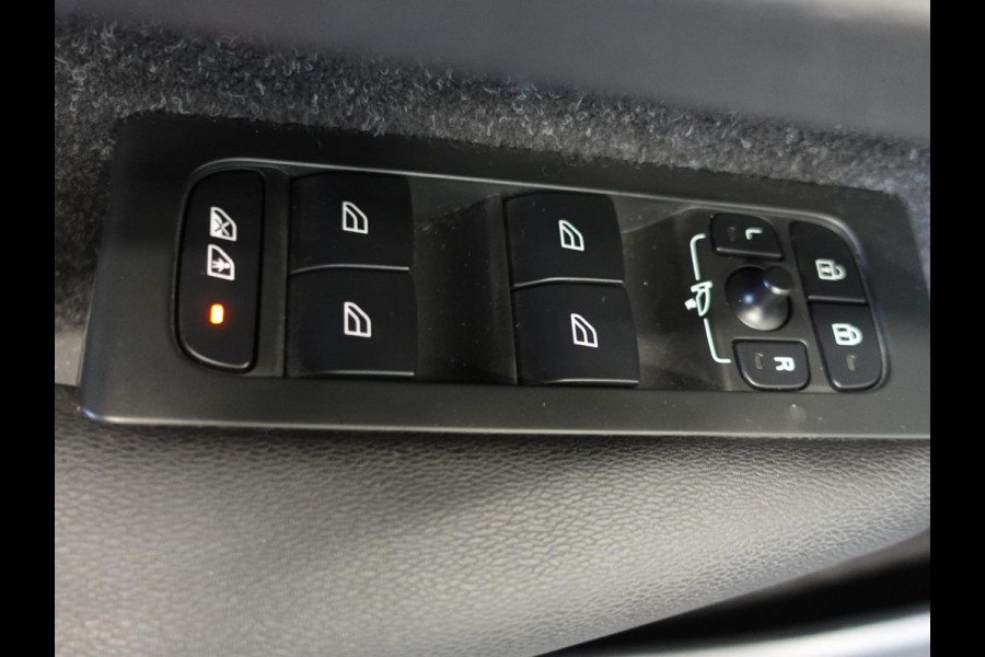 Volvo XC40 1.5 T3 163pk Momentum | Navigatie | Climate Control | Stoelverwarming | Dab | digitale Cockpit