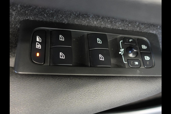 Volvo XC40 1.5 T3 163pk Momentum | Navigatie | Climate Control | Stoelverwarming | Dab | digitale Cockpit