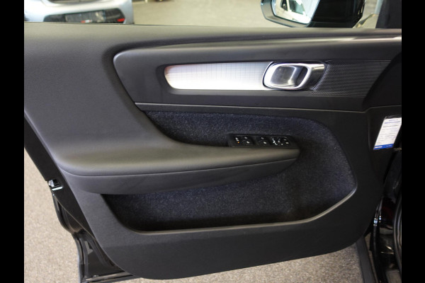 Volvo XC40 1.5 T3 163pk Momentum | Navigatie | Climate Control | Stoelverwarming | Dab | digitale Cockpit