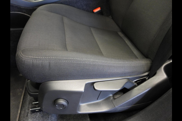 Volvo XC40 1.5 T3 163pk Momentum | Navigatie | Climate Control | Stoelverwarming | Dab | digitale Cockpit