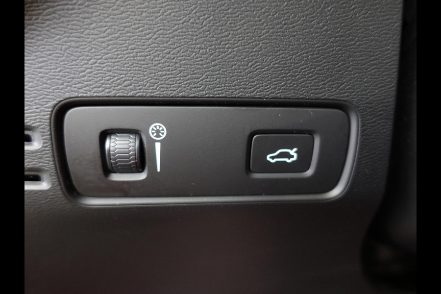 Volvo XC40 1.5 T3 163pk Momentum | Navigatie | Climate Control | Stoelverwarming | Dab | digitale Cockpit