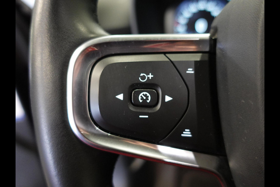 Volvo XC40 1.5 T3 163pk Momentum | Navigatie | Climate Control | Stoelverwarming | Dab | digitale Cockpit