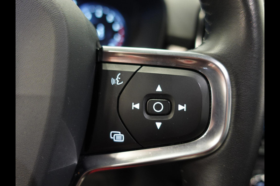 Volvo XC40 1.5 T3 163pk Momentum | Navigatie | Climate Control | Stoelverwarming | Dab | digitale Cockpit
