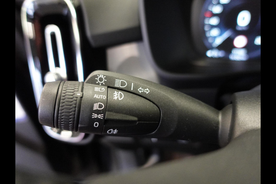 Volvo XC40 1.5 T3 163pk Momentum | Navigatie | Climate Control | Stoelverwarming | Dab | digitale Cockpit