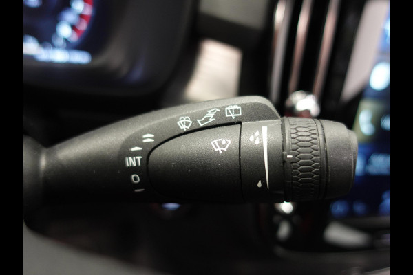 Volvo XC40 1.5 T3 163pk Momentum | Navigatie | Climate Control | Stoelverwarming | Dab | digitale Cockpit