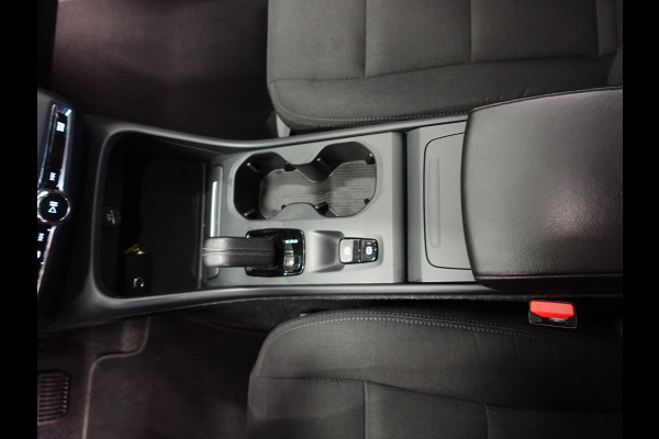 Volvo XC40 1.5 T3 163pk Momentum | Navigatie | Climate Control | Stoelverwarming | Dab | digitale Cockpit