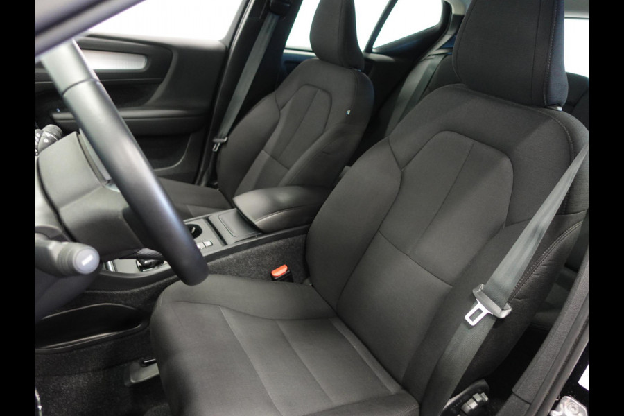 Volvo XC40 1.5 T3 163pk Momentum | Navigatie | Climate Control | Stoelverwarming | Dab | digitale Cockpit