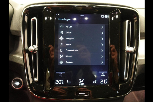 Volvo XC40 1.5 T3 163pk Momentum | Navigatie | Climate Control | Stoelverwarming | Dab | digitale Cockpit