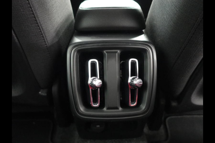 Volvo XC40 1.5 T3 163pk Momentum | Navigatie | Climate Control | Stoelverwarming | Dab | digitale Cockpit