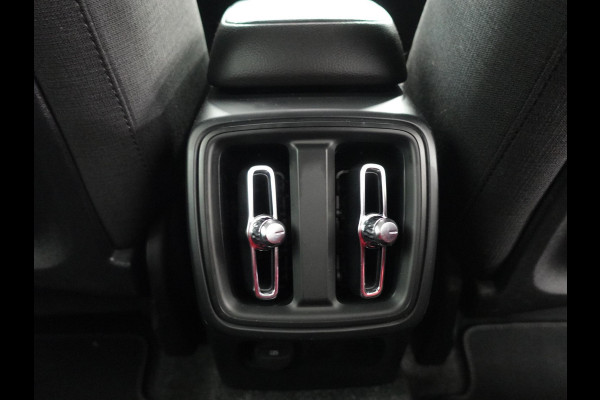 Volvo XC40 1.5 T3 163pk Momentum | Navigatie | Climate Control | Stoelverwarming | Dab | digitale Cockpit
