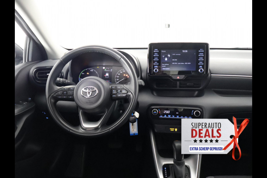 Toyota Yaris 1.5 HYB 1e EIG GARANTIE TOT 11-2032* BLACK & WHITE BIJNA 2023. CLOUD NAVI.CLIMA.CRUISE