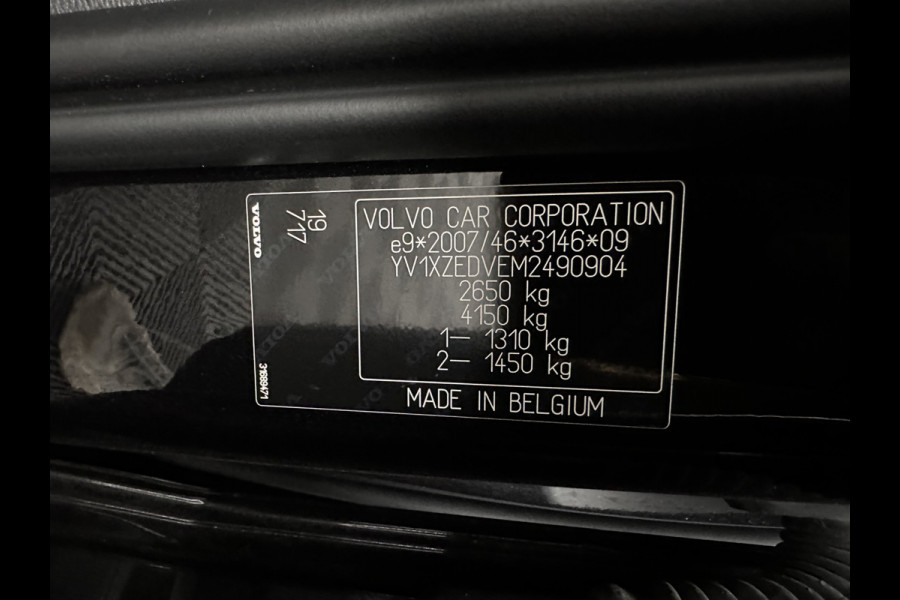 Volvo XC40 Recharge P8 AWD R-Design [ 3-Fase ] { SOH-89%} (INCL-BTW) *PANO | LEATHER-ALCANTARA | DIGI-COCKPIT | FULL-LED | PREMIUM-AUDIO | CARPLAY | KEYLESS | NAVI-FULLMAP | ECC | PDC | HEATED-SPORTSEATS | BLIS | PRIVACY-GLASS | 19''ALU*