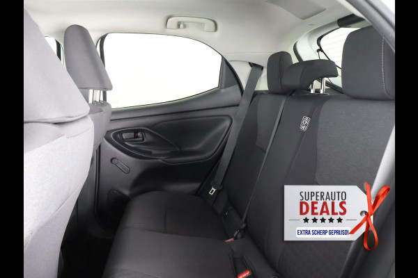 Toyota Yaris 1.5 HYBRIDE GARANTIE TOT 2033* BLACK & WHITE BIJNA 2023. CLOUD NAVI.CLIMA.CRUISE