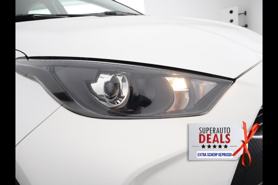 Toyota Yaris 1.5 HYBRIDE GARANTIE TOT 2033* BLACK & WHITE BIJNA 2023. CLOUD NAVI.CLIMA.CRUISE