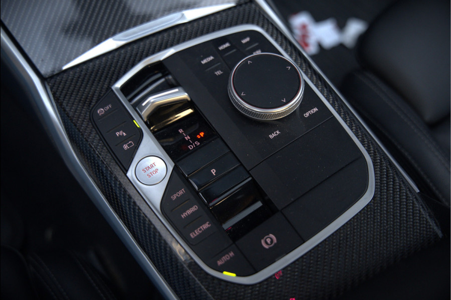BMW 3-serie 320e High Executive M Sport | Panoramadak | Harman Kardon | Carbon | Camera | Adaptive LED | Stoelverwarming | Stuurverwarming | Apple Carplay | Navigatie | Cruise Control | Memory Seat | Trekhaak | Keyless | Shadowline