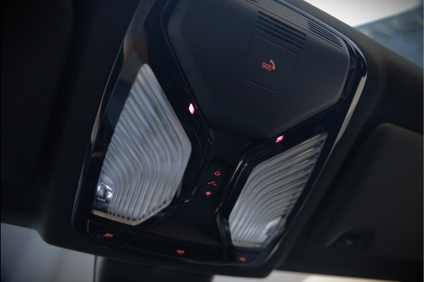 BMW 3-serie 320e High Executive M Sport | Panoramadak | Harman Kardon | Carbon | Camera | Adaptive LED | Stoelverwarming | Stuurverwarming | Apple Carplay | Navigatie | Cruise Control | Memory Seat | Trekhaak | Keyless | Shadowline