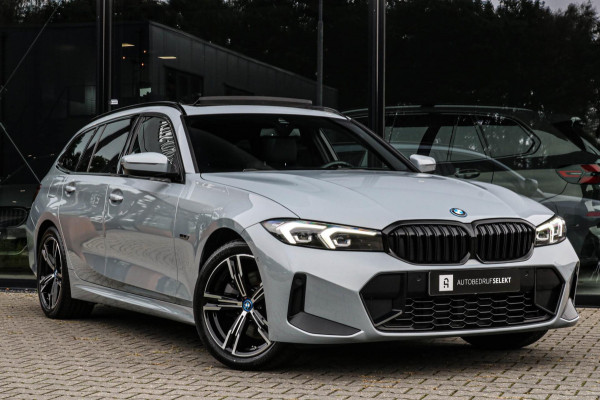 BMW 3 Serie Touring 320e - M-SPORT - PANO - CAMERA - BROOKLYN GREY