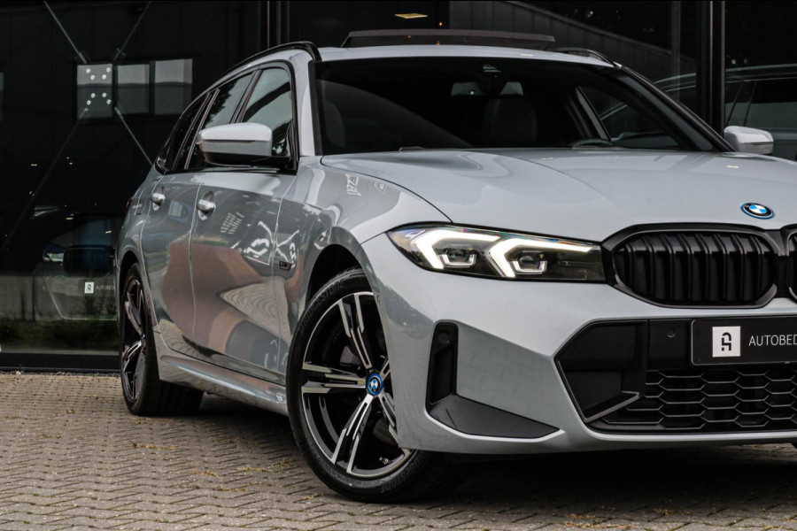 BMW 3 Serie Touring 320e - M-SPORT - PANO - CAMERA - BROOKLYN GREY