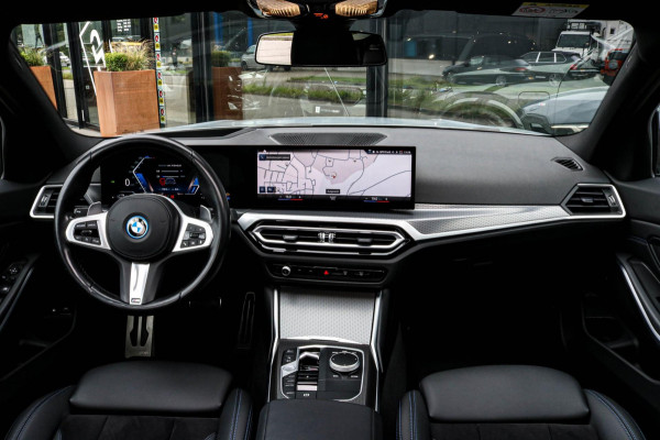 BMW 3 Serie Touring 320e - M-SPORT - PANO - CAMERA - BROOKLYN GREY